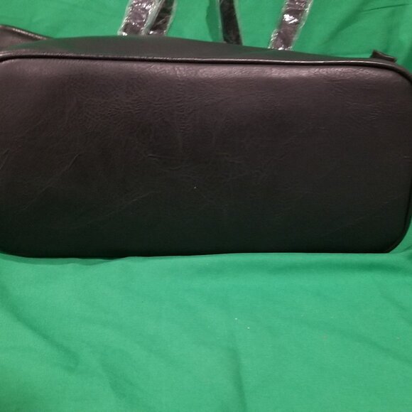BNWT LE MEIL VEGAN LEATHER BASEBALL MOM BAG - Picture 5 of 5
